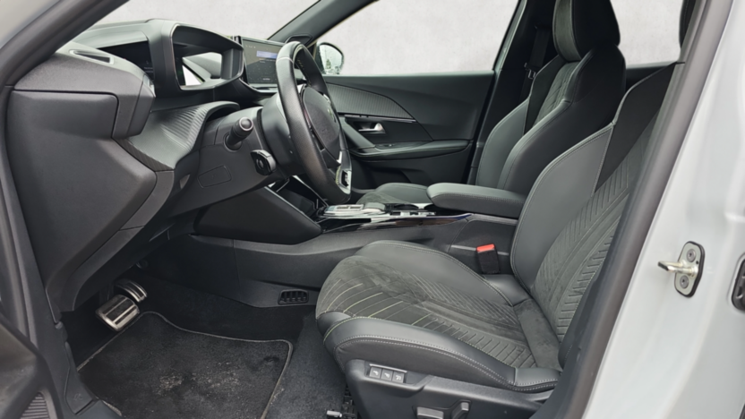 PEUGEOT 2008 e-2008 54kWh Allure