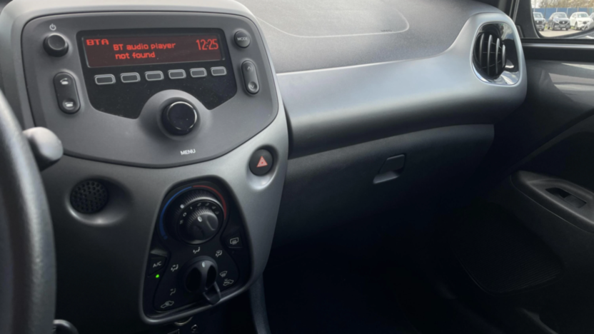 TOYOTA Aygo Aygo 1.0 VVT-i X-play