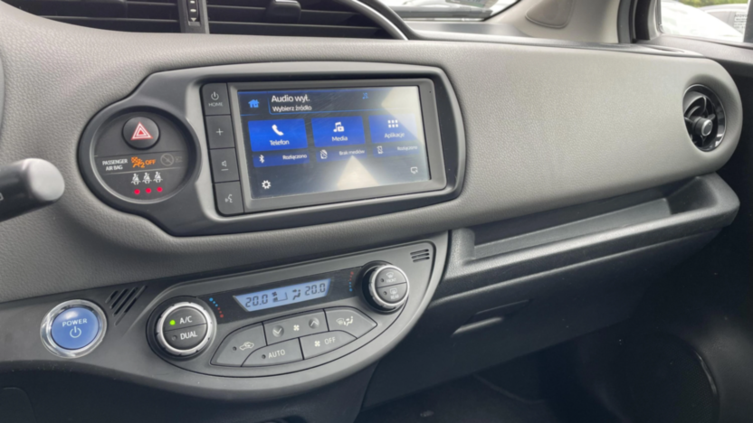 TOYOTA Yaris Yaris Hybrid 100 Premium