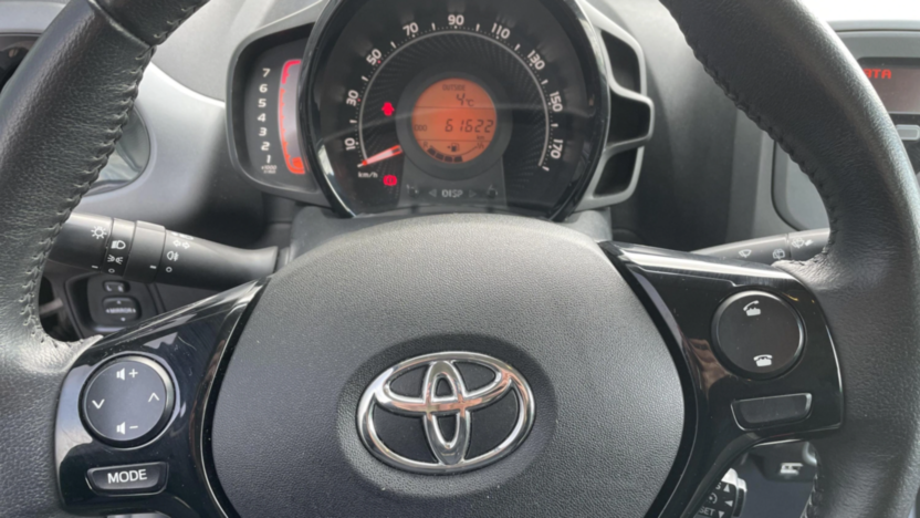 TOYOTA Aygo Aygo 1.0 VVT-i X-play