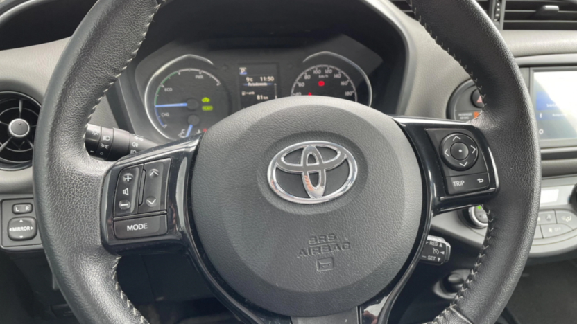 TOYOTA Yaris Yaris Hybrid 100 Premium