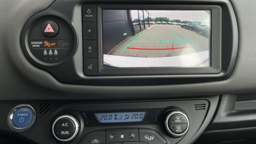 TOYOTA Yaris Yaris Hybrid 100 Premium