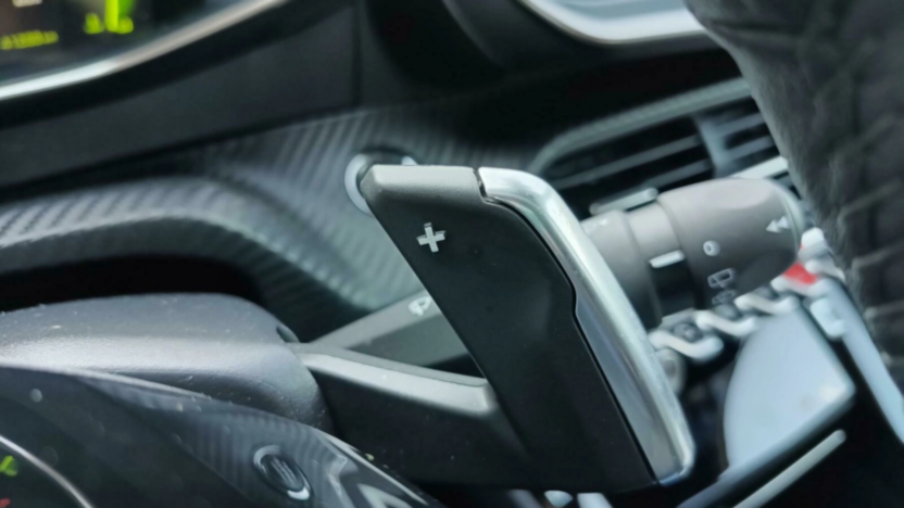 PEUGEOT 2008 2008 1.2 PureTech Allure S&S EAT8