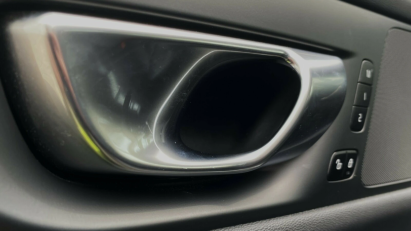 VOLVO V60 V60 B4 D Plus Dark aut