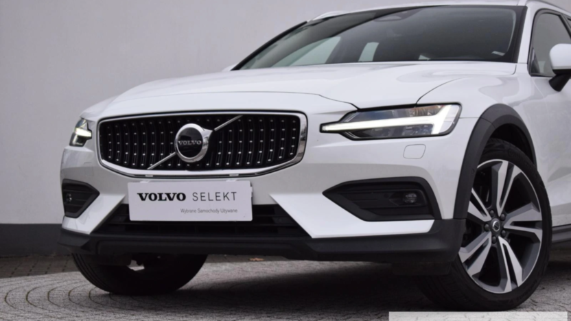 VOLVO V60 V60 CC Plus B4 D AWD aut
