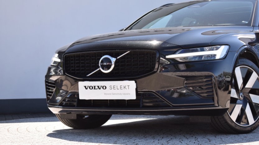 VOLVO V60 V60 T8 AWD Plug-In Hybrid Ultimate Dark aut