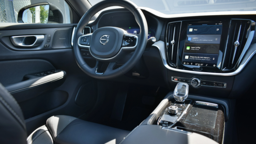 VOLVO V60 V60 T8 AWD Plug-In Hybrid Ultimate Dark aut