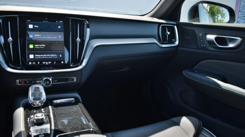 VOLVO V60 V60 T8 AWD Plug-In Hybrid Ultimate Dark aut