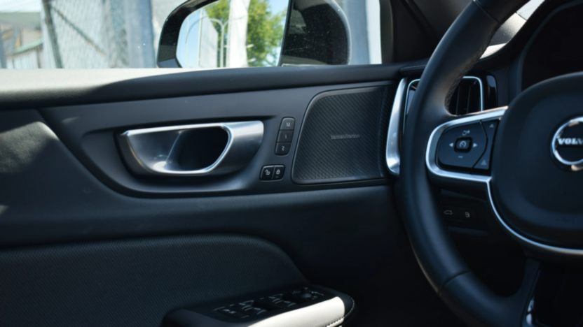 VOLVO V60 V60 T8 AWD Plug-In Hybrid Ultimate Dark aut