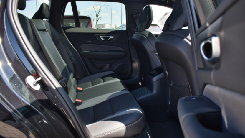 VOLVO V60 V60 T8 AWD Plug-In Hybrid Ultimate Dark aut