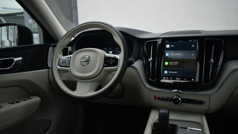 VOLVO XC60 XC60 T6 Plug-In Hybrid AWD Plus Dark aut