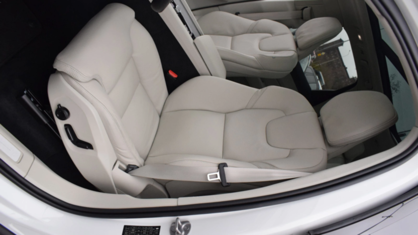 VOLVO XC60 XC60 T6 Plug-In Hybrid AWD Plus Dark aut