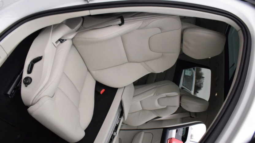 VOLVO XC60 XC60 T6 Plug-In Hybrid AWD Plus Dark aut