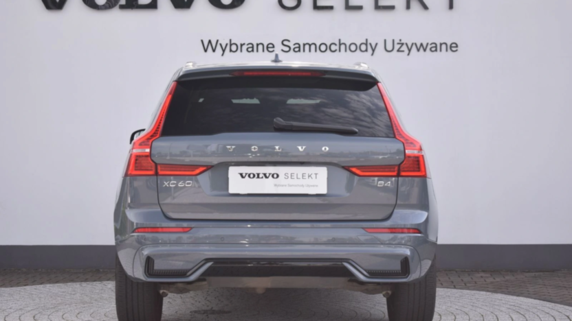 VOLVO XC60 XC60 B4 D Plus Dark aut