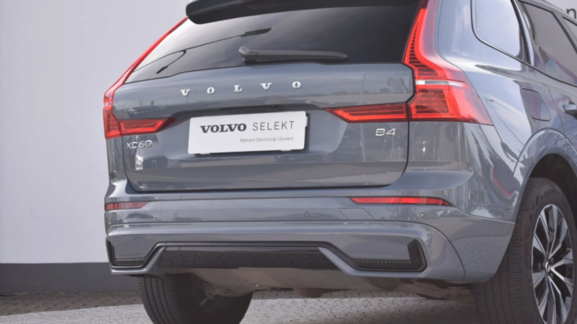 VOLVO XC60 XC60 B4 D Plus Dark aut