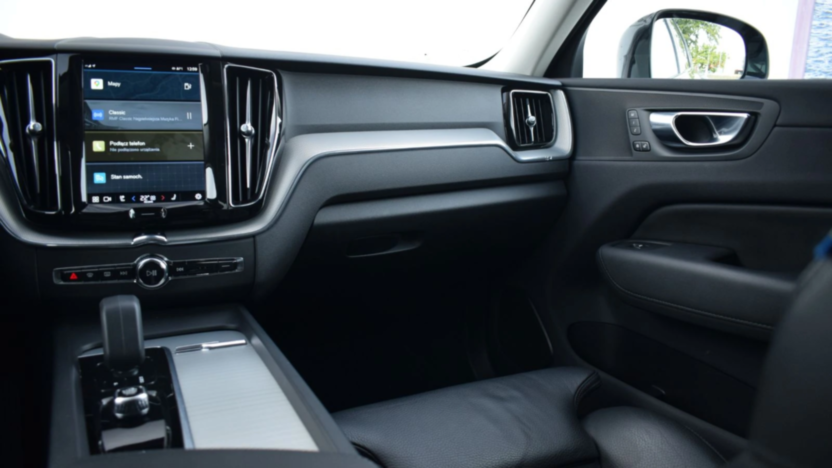 VOLVO XC60 XC60 B4 D Plus Dark aut