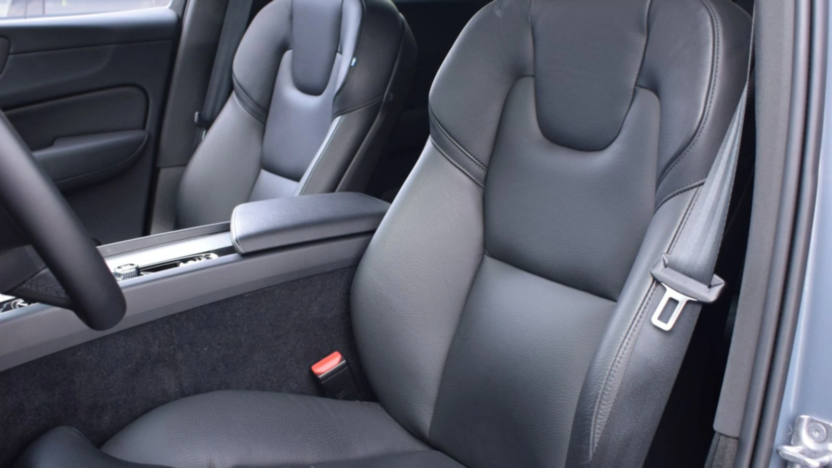 VOLVO XC60 XC60 B4 D Plus Dark aut
