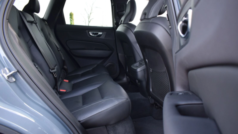 VOLVO XC60 XC60 B4 D Plus Dark aut
