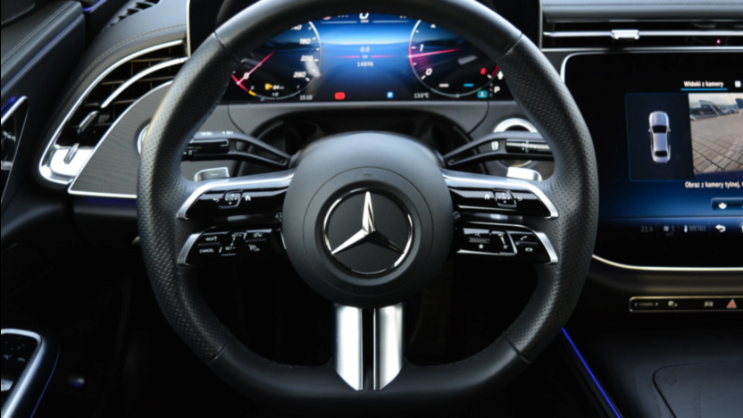 MERCEDES-BENZ E Klasa E 220 d mHEV 4-Matic AMG 9G-Tronic