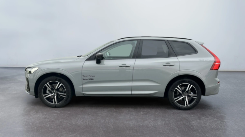 VOLVO XC60 XC60 B5 B AWD Plus Dark aut