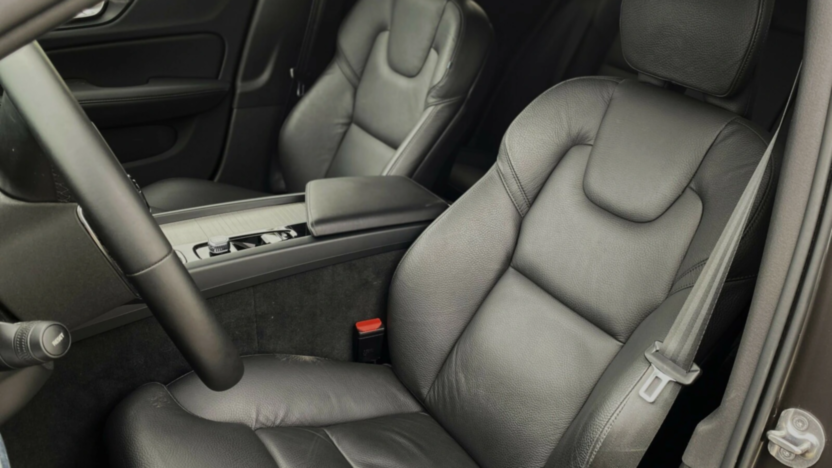 VOLVO V60 V60 B4 D Plus Dark aut