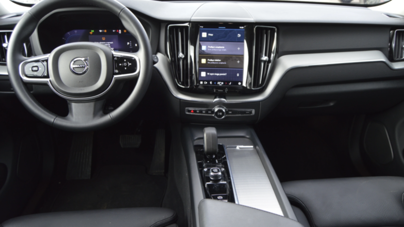 VOLVO XC60 XC60 B4 D AWD Plus Dark aut