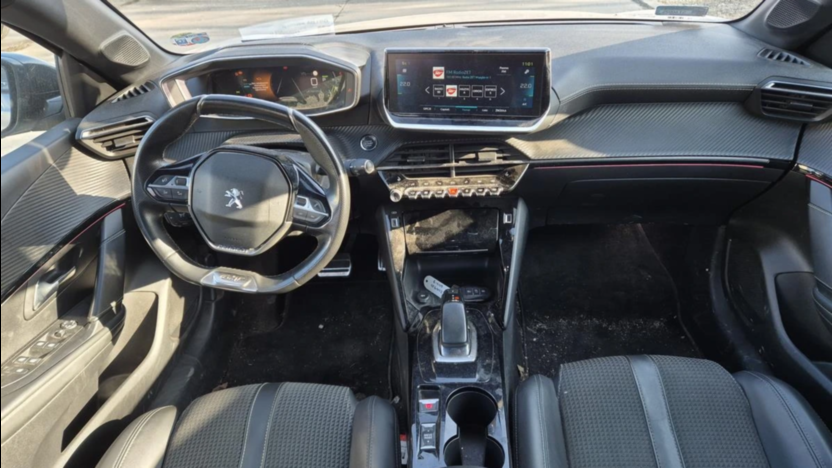 PEUGEOT 208 e-208 GT Line