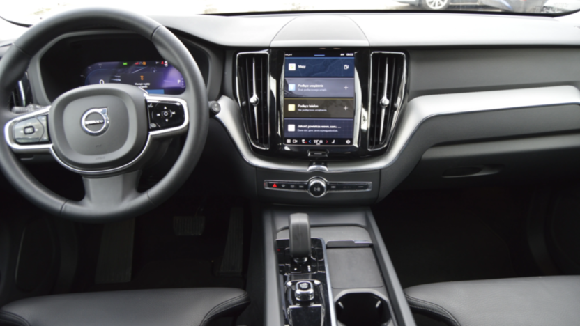 VOLVO XC60 XC60 B4 D AWD Plus Dark aut