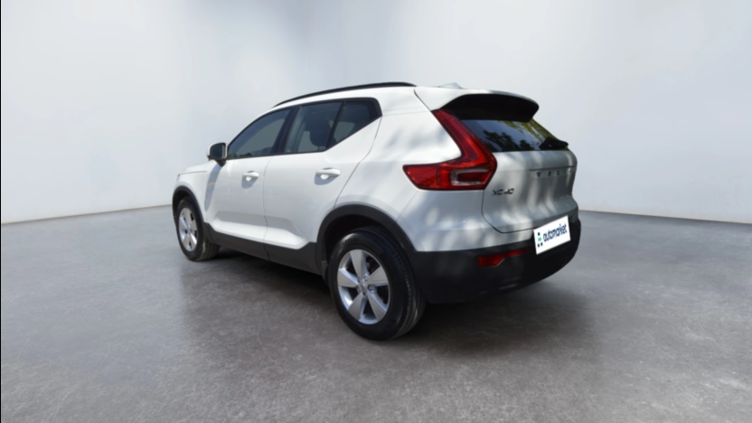 VOLVO XC40 XC40 T3 Momentum Core aut
