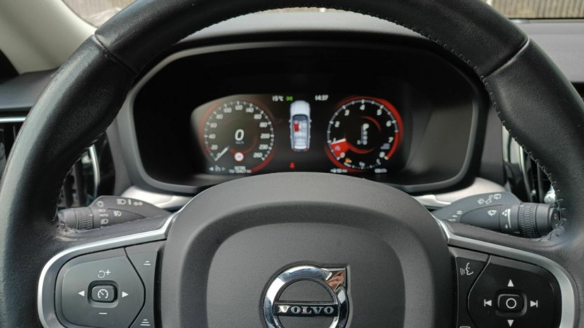 VOLVO V60 V60 T4 Momentum aut