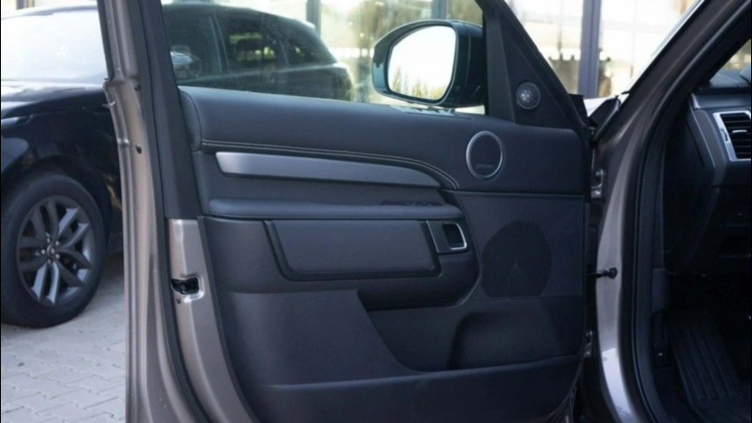 LAND ROVER Discovery Discovery V 3.0 D250 mHEV Dynamic SE
