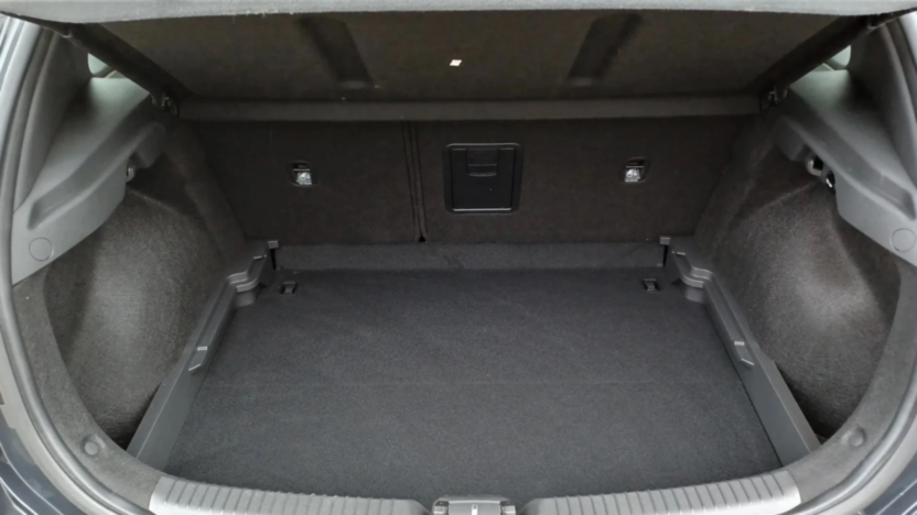 HYUNDAI i30 i30 1.5 T-GDI 48V Smart
