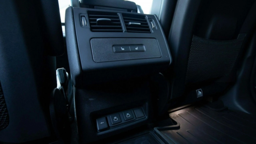 LAND ROVER Discovery Discovery V 3.0 D250 mHEV Dynamic SE