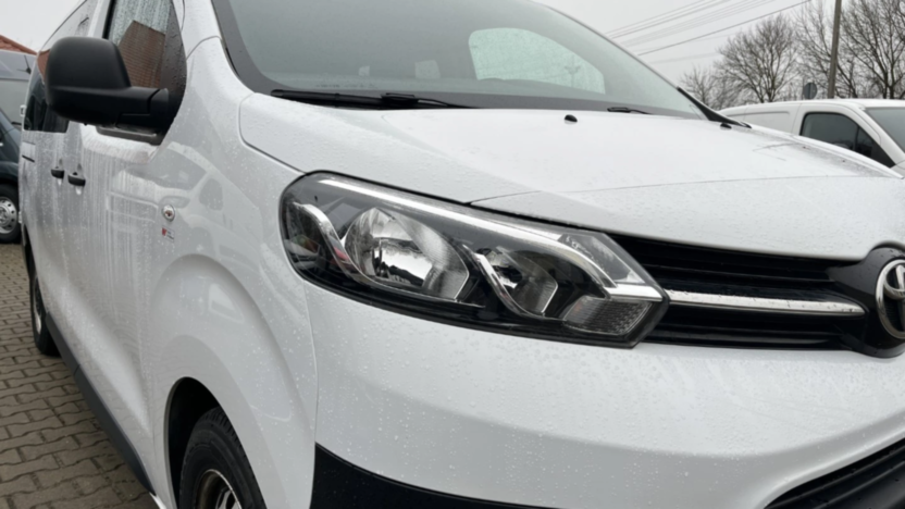 TOYOTA Proace  Proace Verso 2.0 D4-D Medium Combi