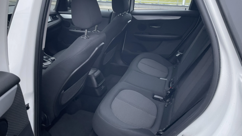 BMW Seria 2 216d aut
