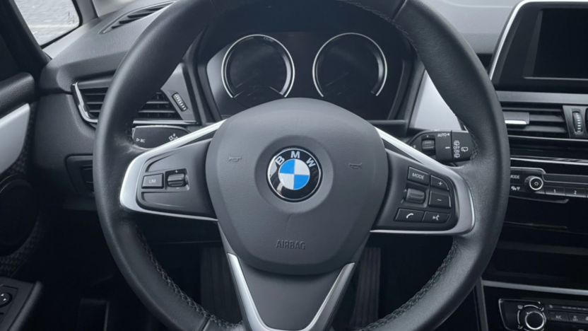 BMW Seria 2 216d aut