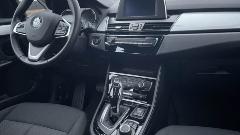BMW Seria 2 216d aut