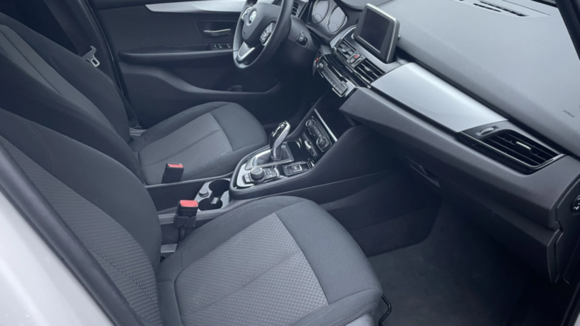 BMW Seria 2 216d aut