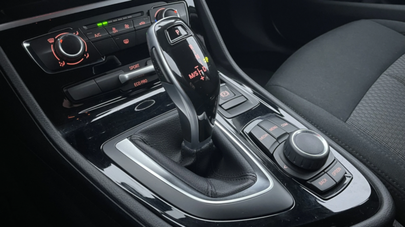 BMW Seria 2 216d aut