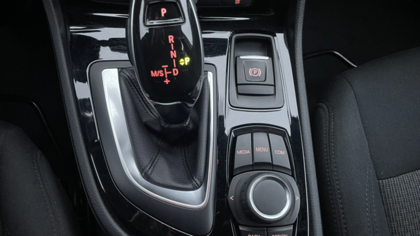 BMW Seria 2 216d aut