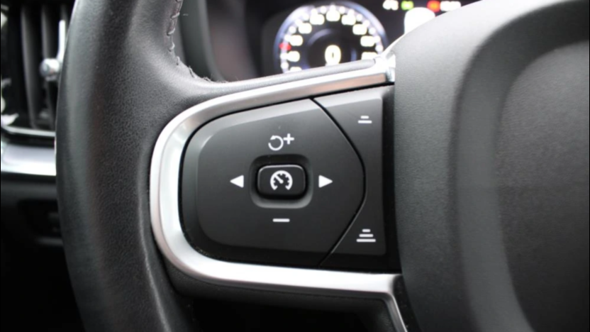 VOLVO V60 V60 B4 D Momentum Pro aut