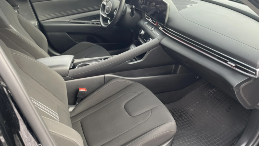 HYUNDAI Elantra Elantra 1.6 Executive CVT