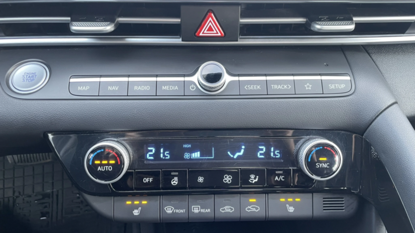 HYUNDAI Elantra Elantra 1.6 Executive CVT