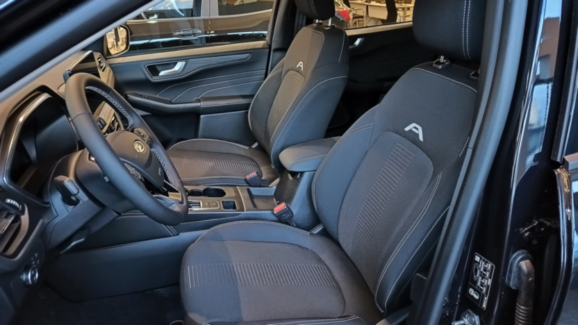 FORD Kuga Kuga 2.5 FHEV FWD Active eCVT Nowy