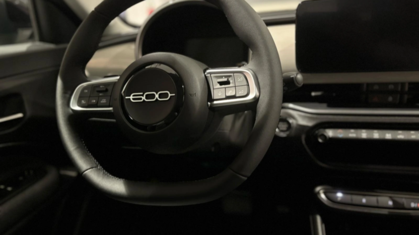 FIAT 600 600 1.2 Turbo Hybrid eDCT Nowy