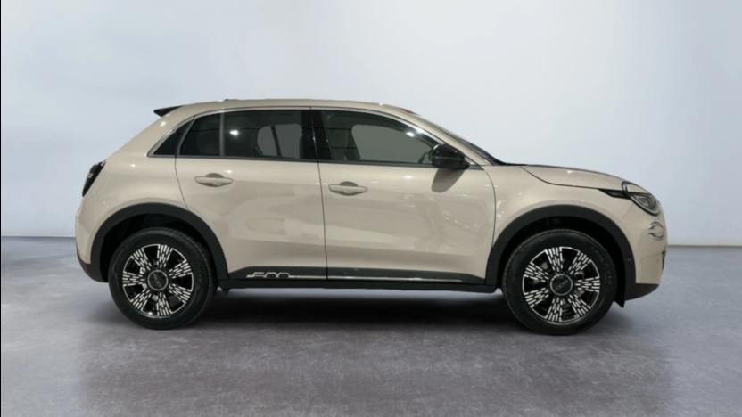 FIAT 600 600 1.2 Turbo Hybrid eDCT Nowy