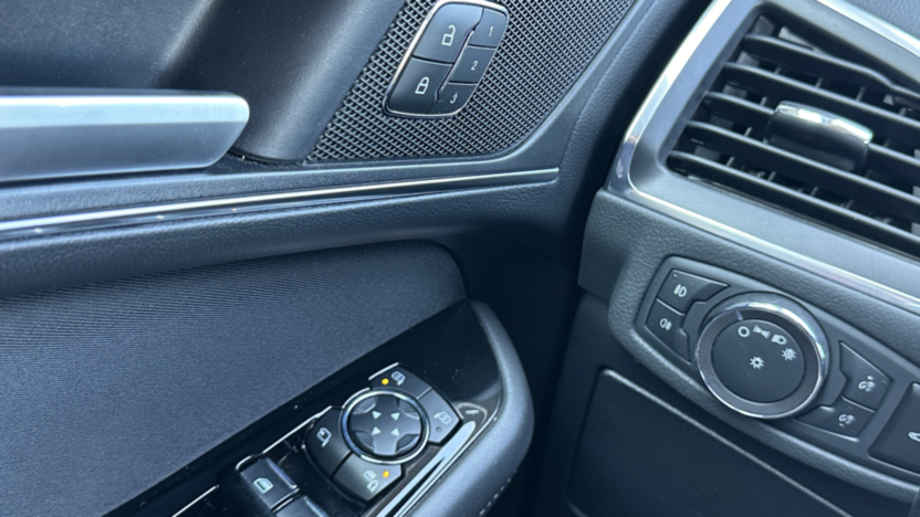 FORD S-MAX S-MAX 2.0 TDCi Titanium PowerShift