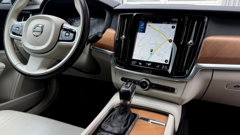 VOLVO V90 V90 D3 Momentum aut