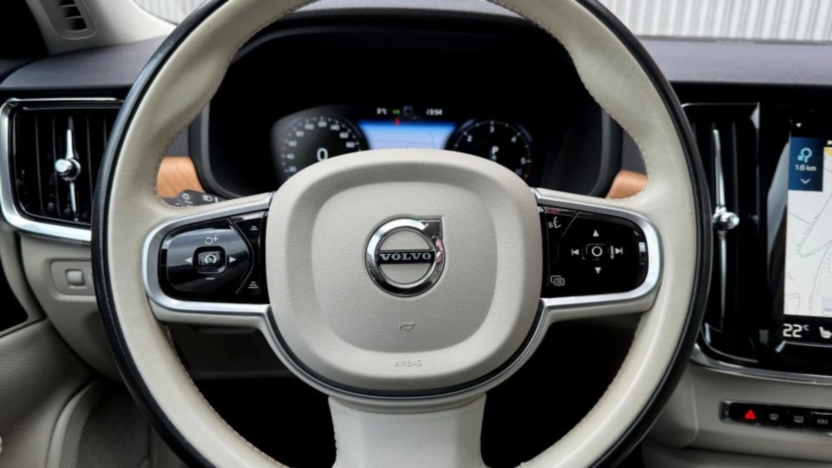 VOLVO V90 V90 D3 Momentum aut
