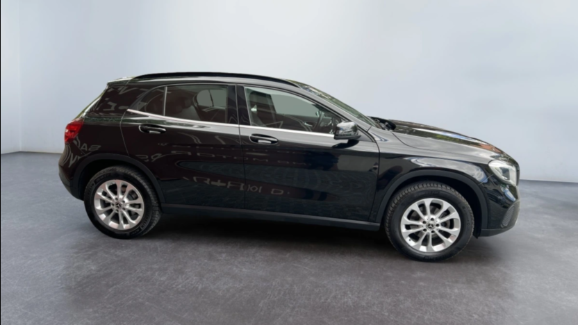 MERCEDES-BENZ GLA GLA 200 7G-DCT Style